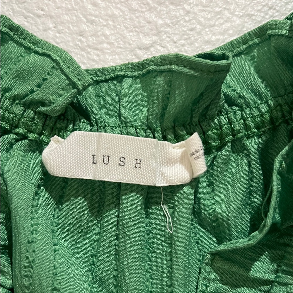 Lush Emerald Ruffled Blouse - Picture 2 of 7
